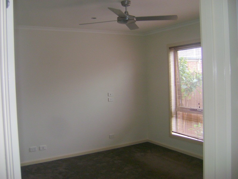 2/166 Barwarre Road, Grovedale VIC 3216