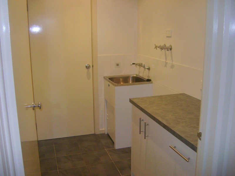 2/166 Barwarre Road, Grovedale VIC 3216