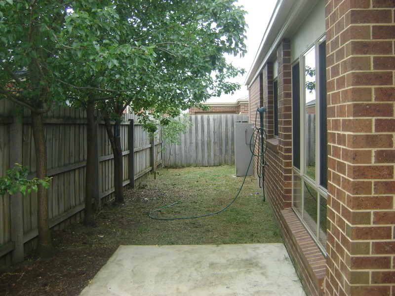 2/166 Barwarre Road, Grovedale VIC 3216