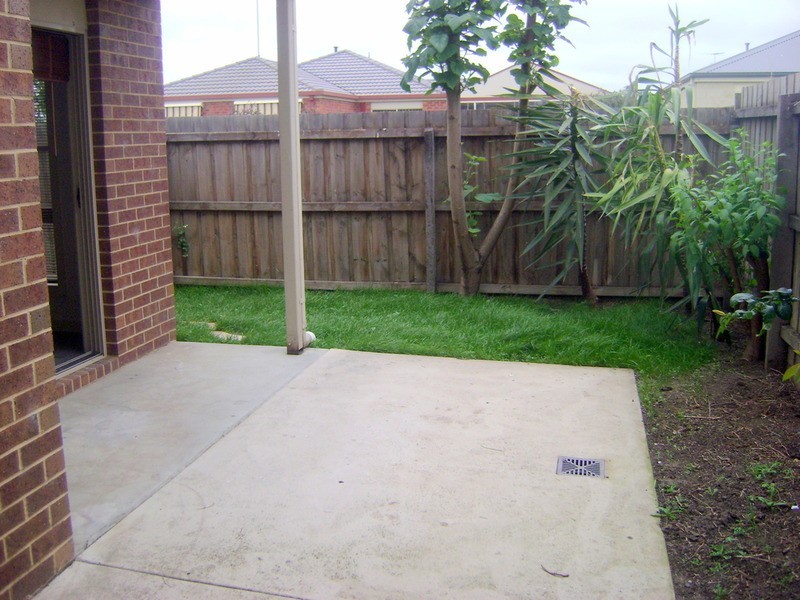 2/166 Barwarre Road, Grovedale VIC 3216