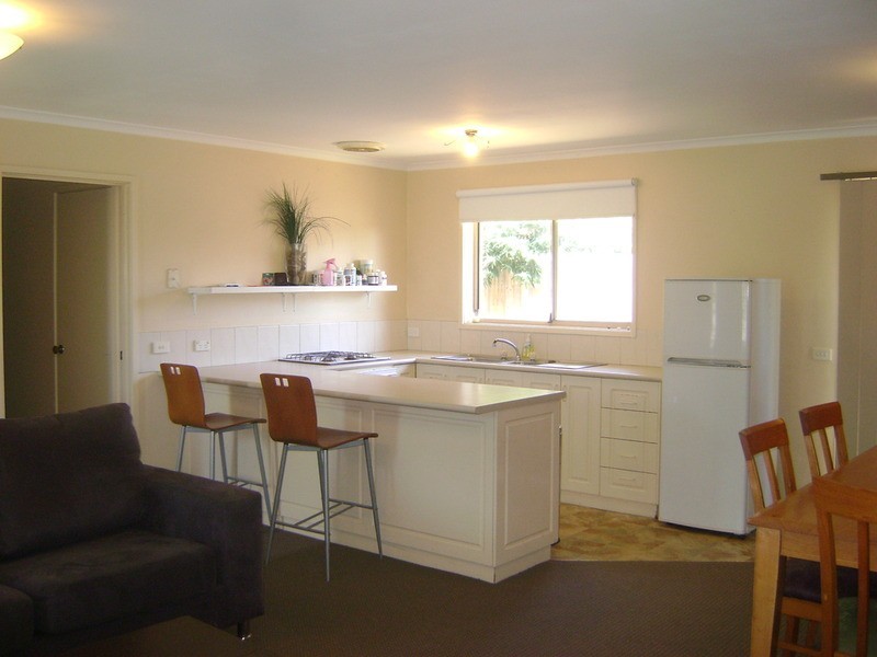 2/110 Townsend  Road, St Albans Park VIC 3219