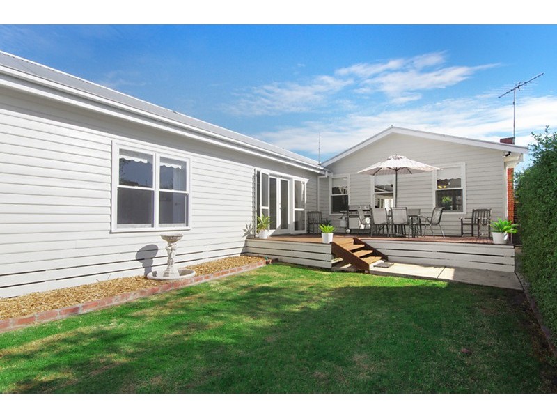 11 Dudley Street, Belmont VIC 3216