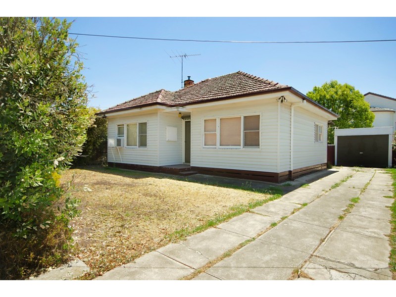 12 Robb  Avenue, Hamlyn Heights VIC 3215