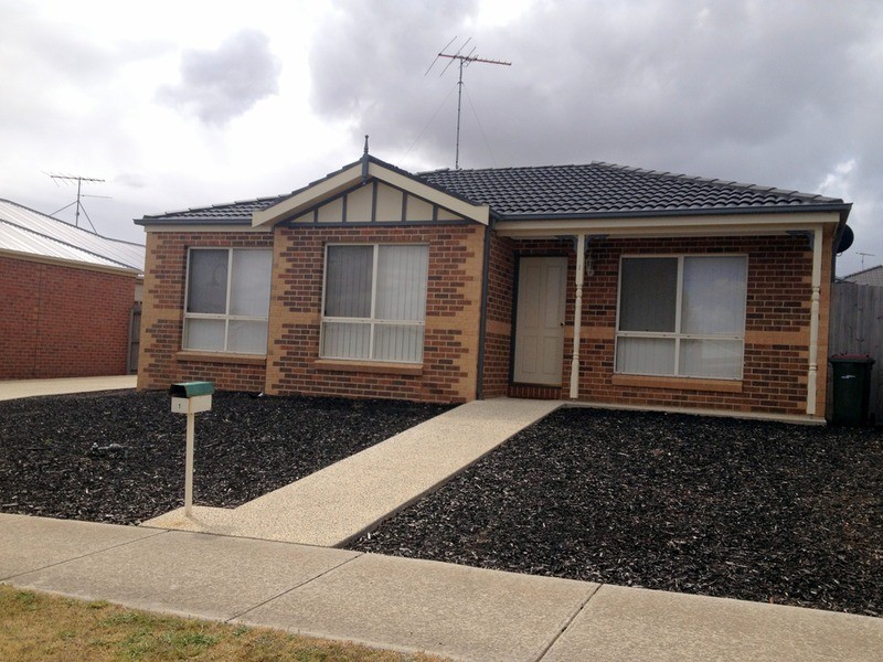 1/17 Thwaites Close, Highton VIC 3216