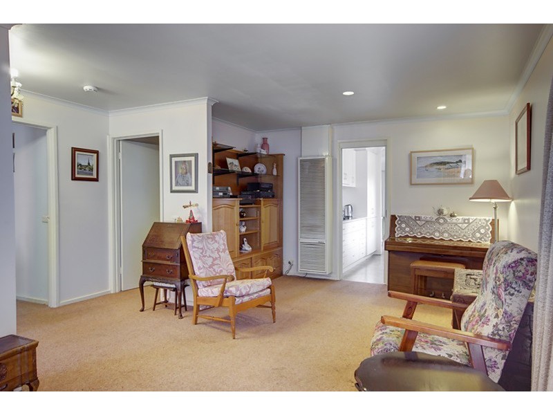 33 Polwarth Crescent, Belmont VIC 3216