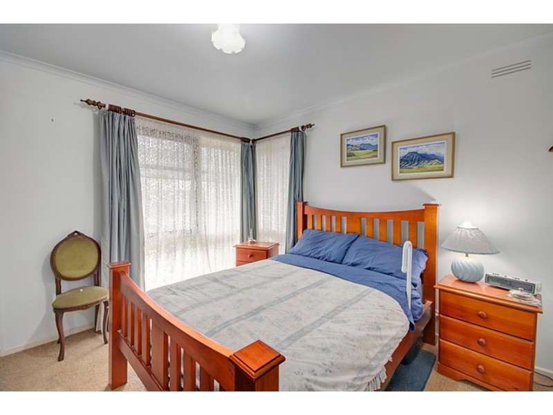 33 Polwarth Crescent, Belmont VIC 3216