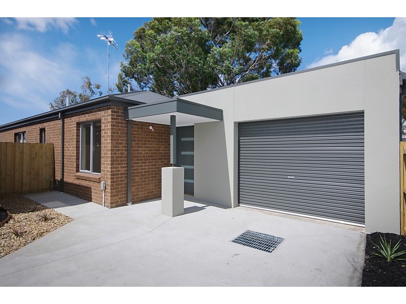 3/4 Karlovac Court, Bell Park VIC 3215