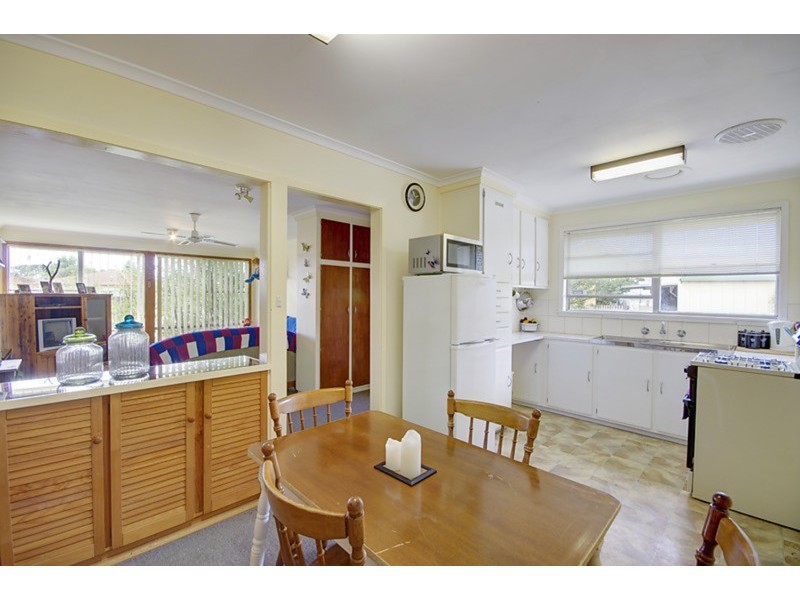 1/6 Solomon Court, Breakwater VIC 3219