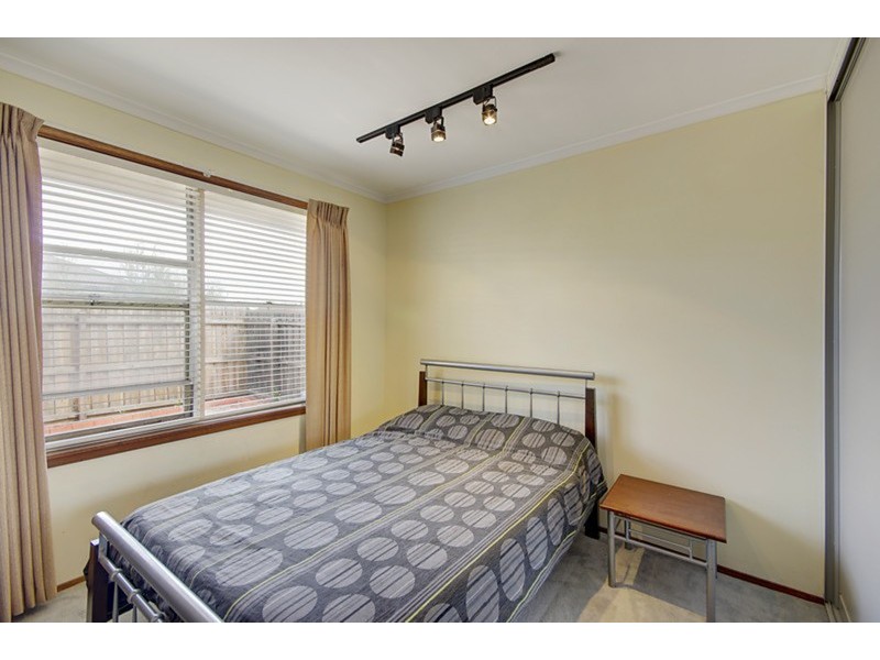 1/6 Solomon Court, Breakwater VIC 3219