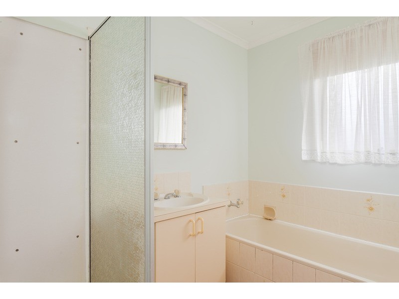 5 Planet Court, Whittington VIC 3219