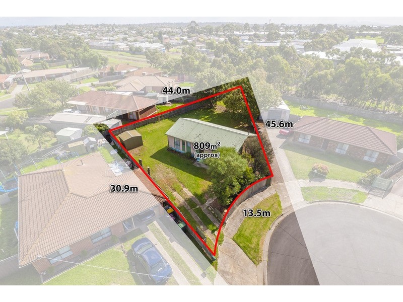 5 Planet Court, Whittington VIC 3219