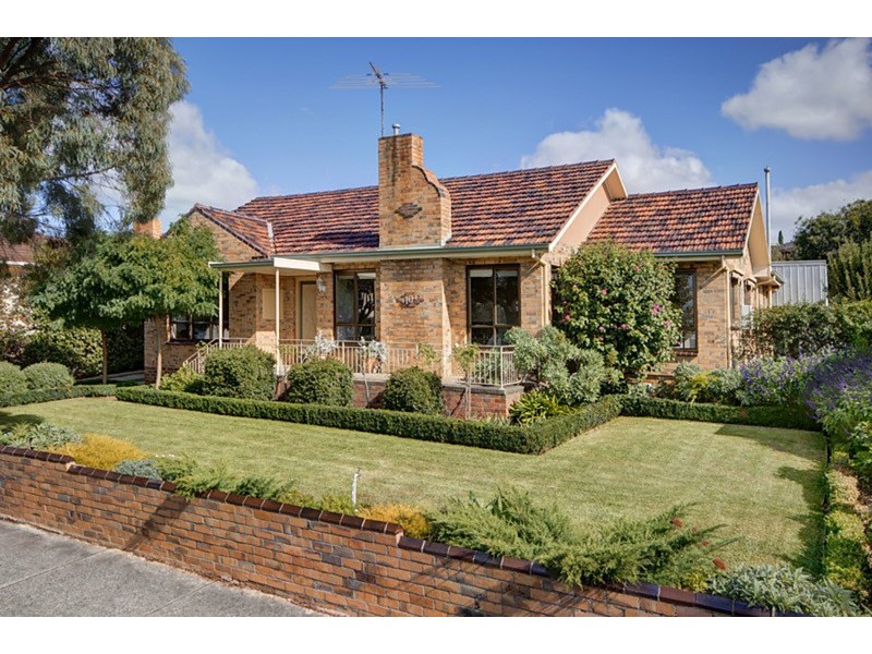 10 Heather Street, Hamlyn Heights VIC 3215