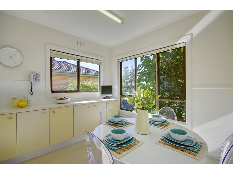 10 Heather Street, Hamlyn Heights VIC 3215