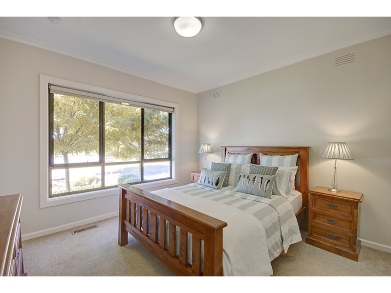 10 Heather Street, Hamlyn Heights VIC 3215