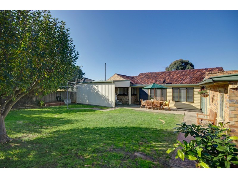 10 Heather Street, Hamlyn Heights VIC 3215
