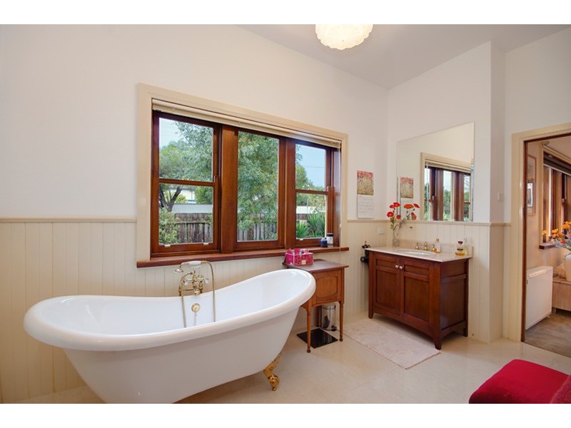 2 Margaret Street, Newtown VIC 3220