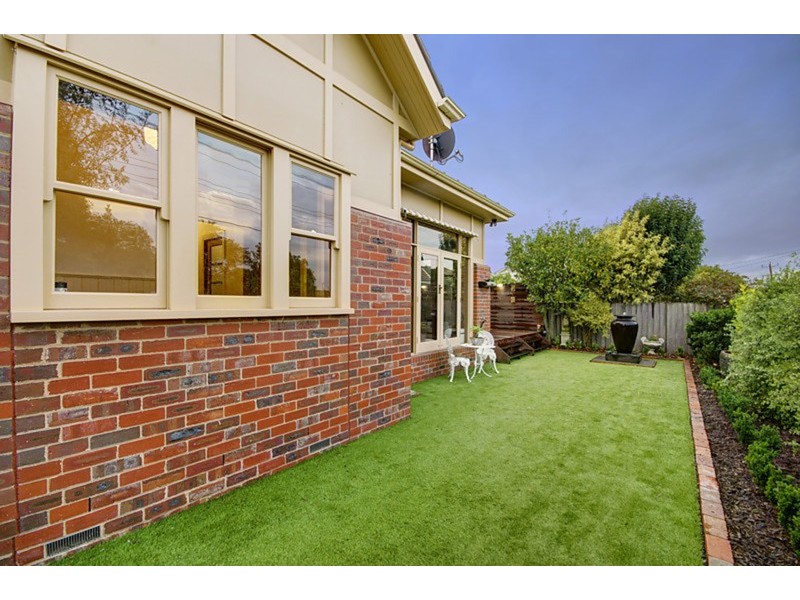 2 Margaret Street, Newtown VIC 3220