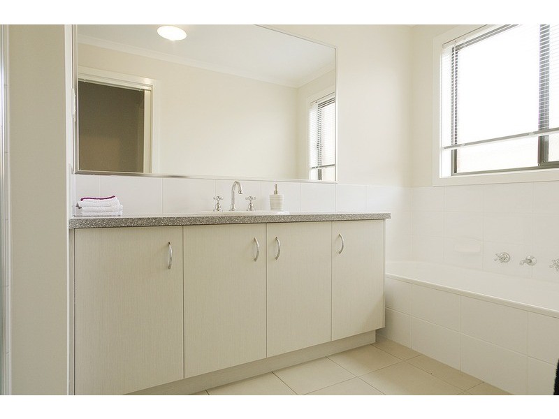 50 Shannahan Drive, Bell Park VIC 3215