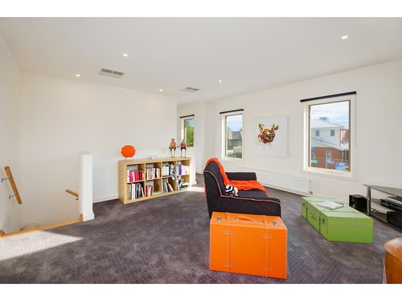 4 Carmichael Avenue, Newtown VIC 3220