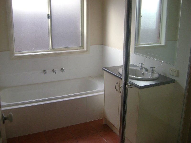 4 McSal  Street, Lovely Banks VIC 3221