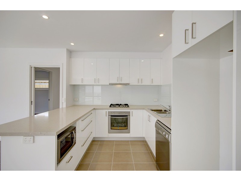 2/6 McNeill Avenue, East Geelong VIC 3219