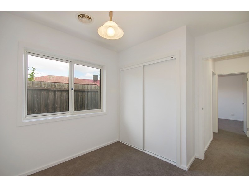 2/6 McNeill Avenue, East Geelong VIC 3219