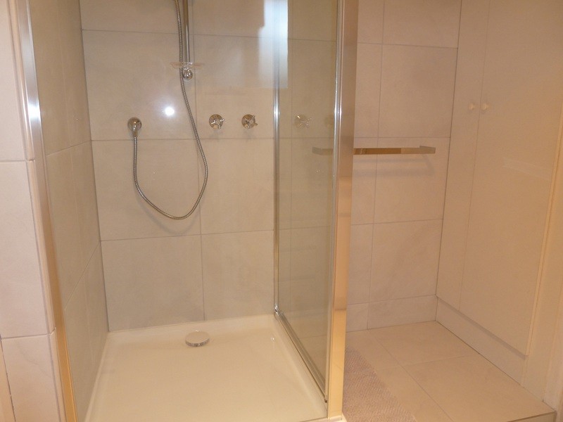 1/2 Edinburgh Avenue, Herne Hill VIC 3218