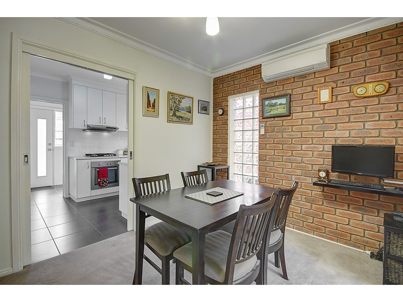 2/10-12 Carrington Street, Thomson VIC 3219