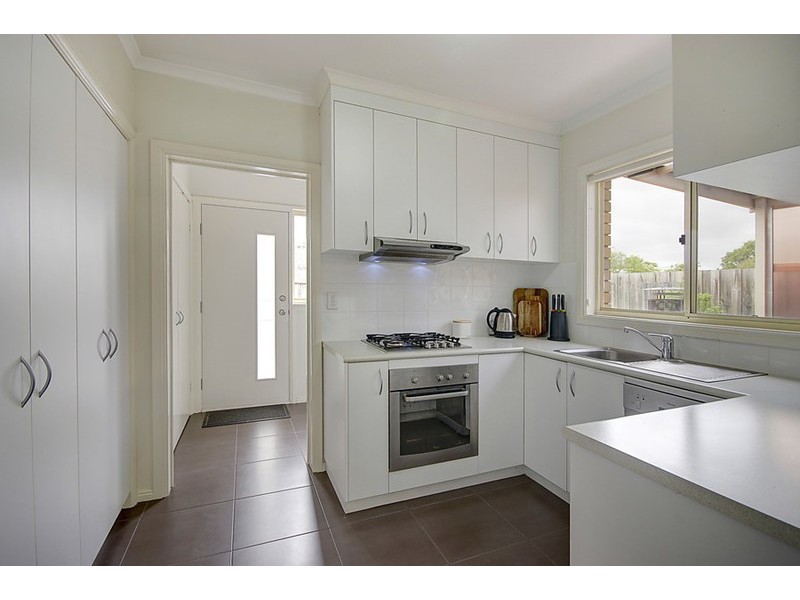 2/10-12 Carrington Street, Thomson VIC 3219