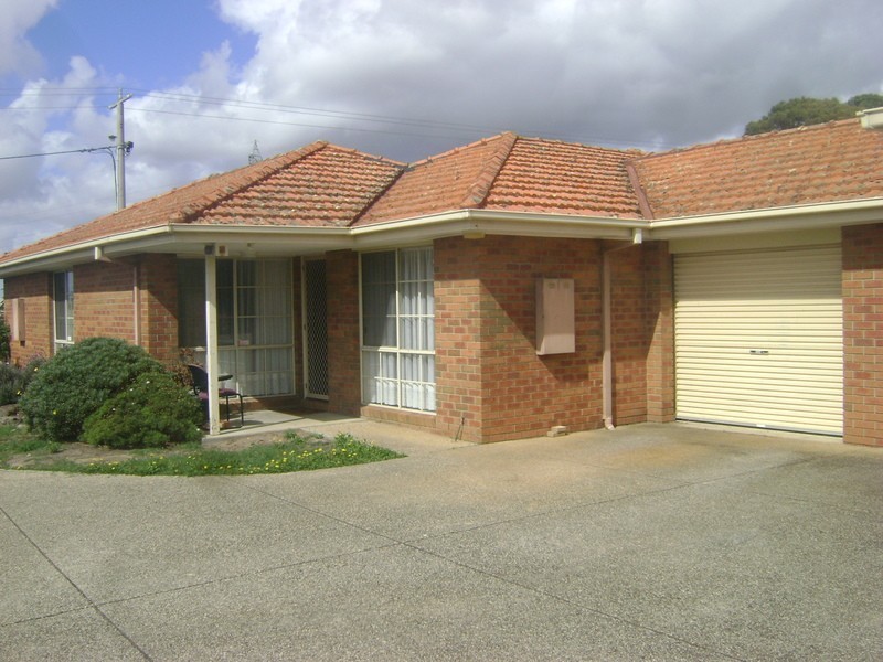 2/174 Thornhill Road, Highton VIC 3216