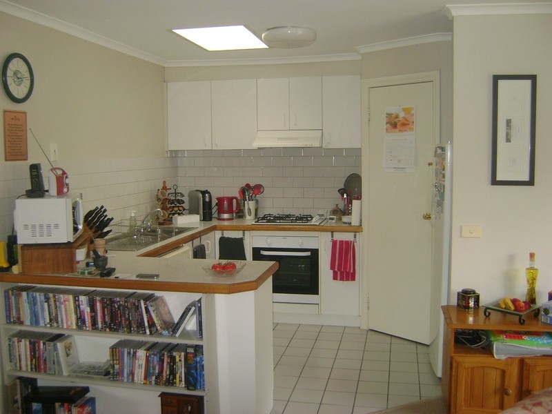 2/174 Thornhill Road, Highton VIC 3216