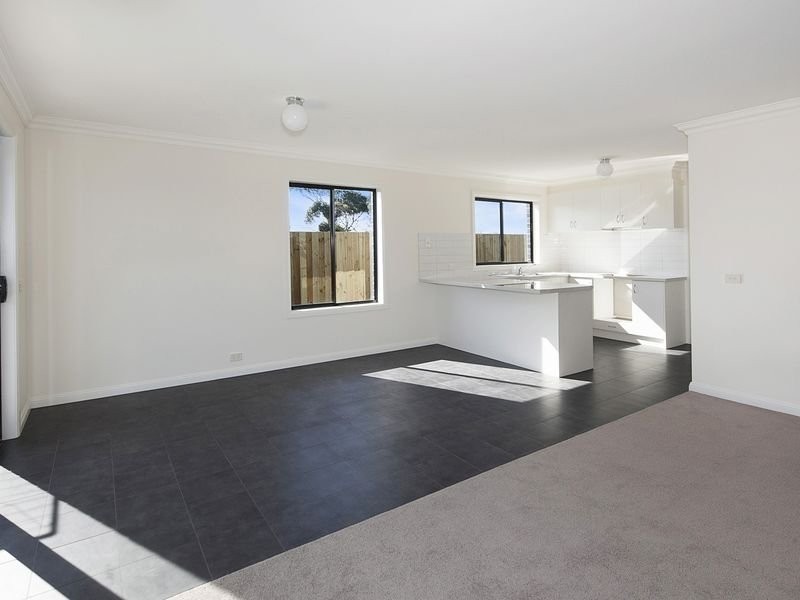 2/4 Barwarre Road, Marshall VIC 3216
