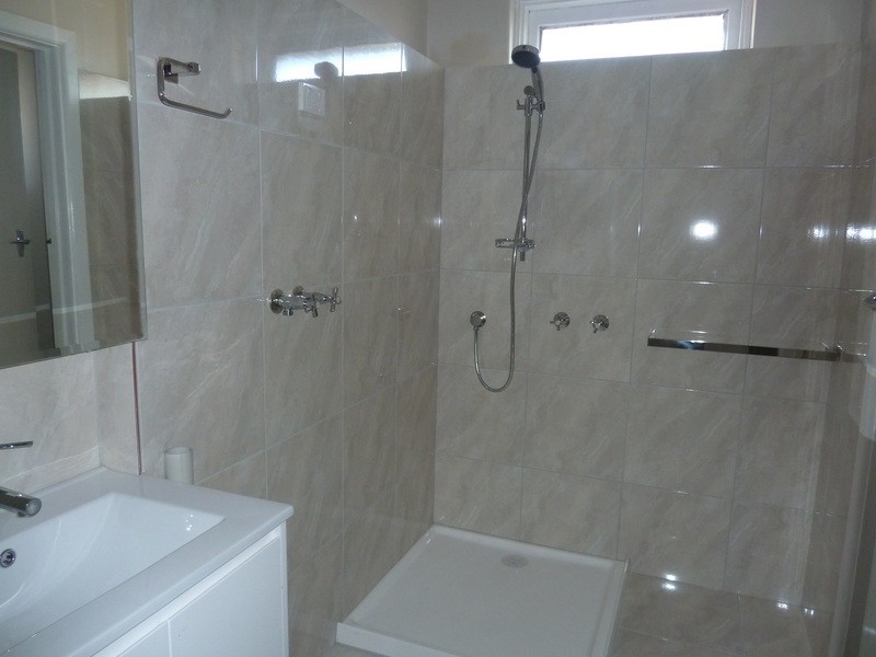 4/2 Edinburgh Avenue, Herne Hill VIC 3218