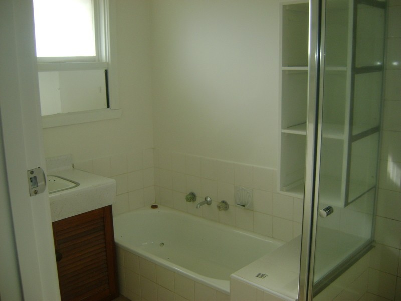 253 Scenic Road, Highton VIC 3216