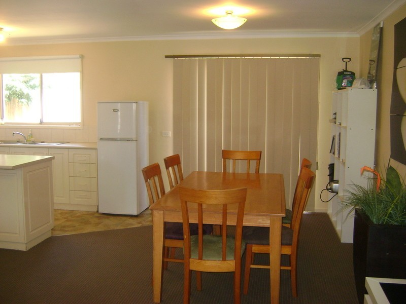 2/110 Townsend Road, St Albans Park VIC 3219