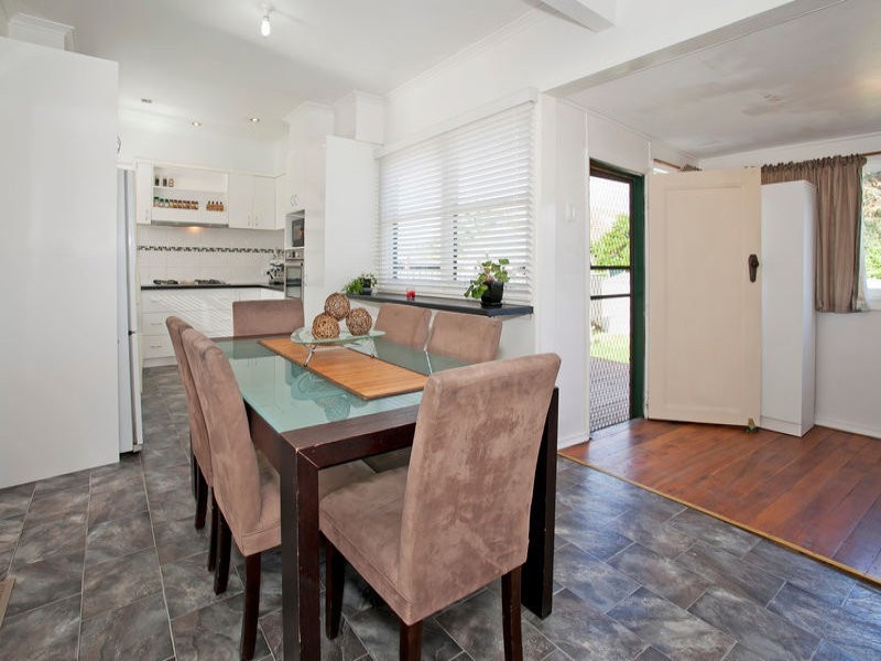 1 Laura Avenue, Belmont VIC 3216