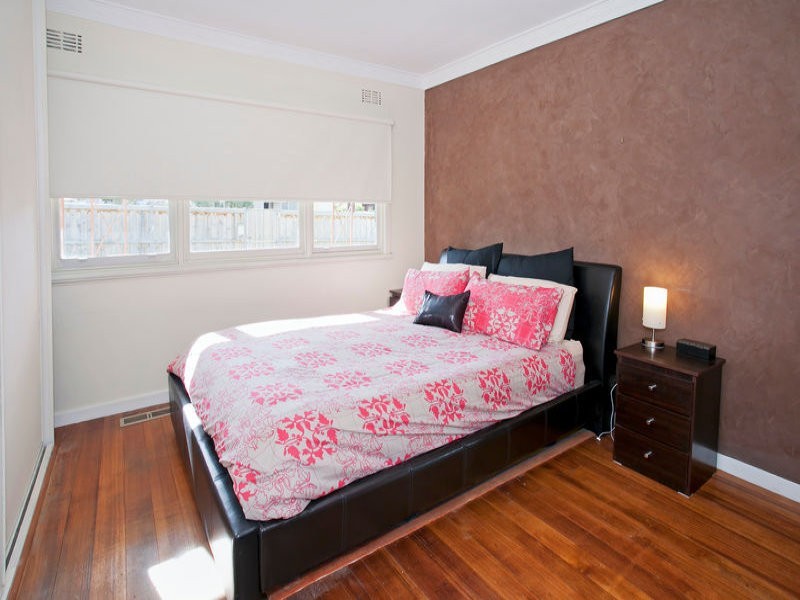 1 Laura Avenue, Belmont VIC 3216