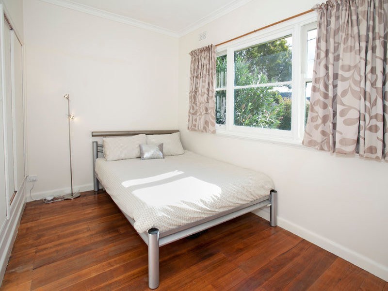 1 Laura Avenue, Belmont VIC 3216