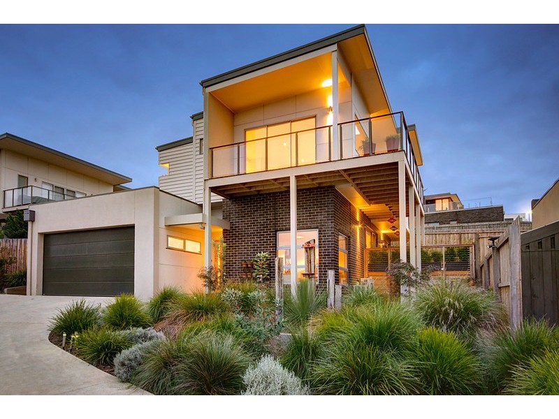 2/11-12 Ande Court, Highton VIC 3216