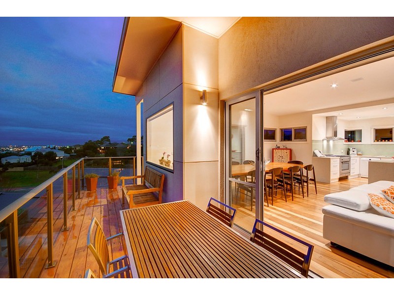 2/11-12 Ande Court, Highton VIC 3216