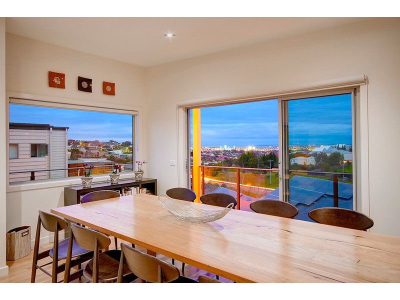 2/11-12 Ande Court, Highton VIC 3216