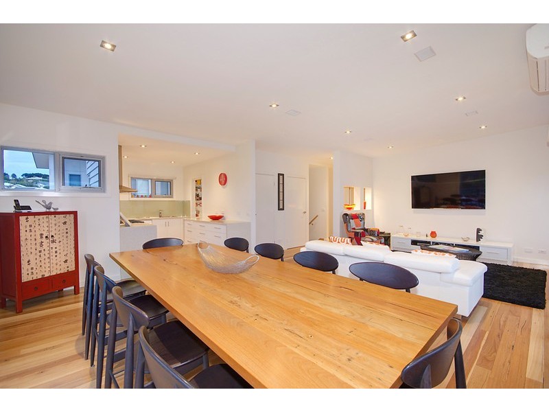 2/11-12 Ande Court, Highton VIC 3216