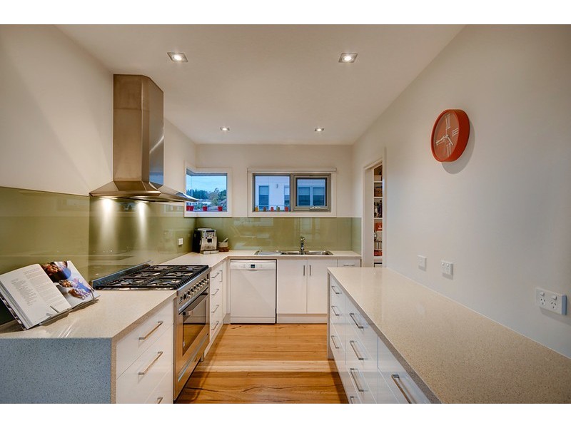 2/11-12 Ande Court, Highton VIC 3216