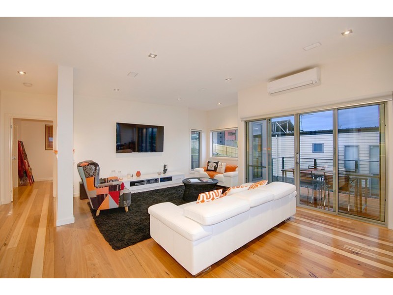 2/11-12 Ande Court, Highton VIC 3216