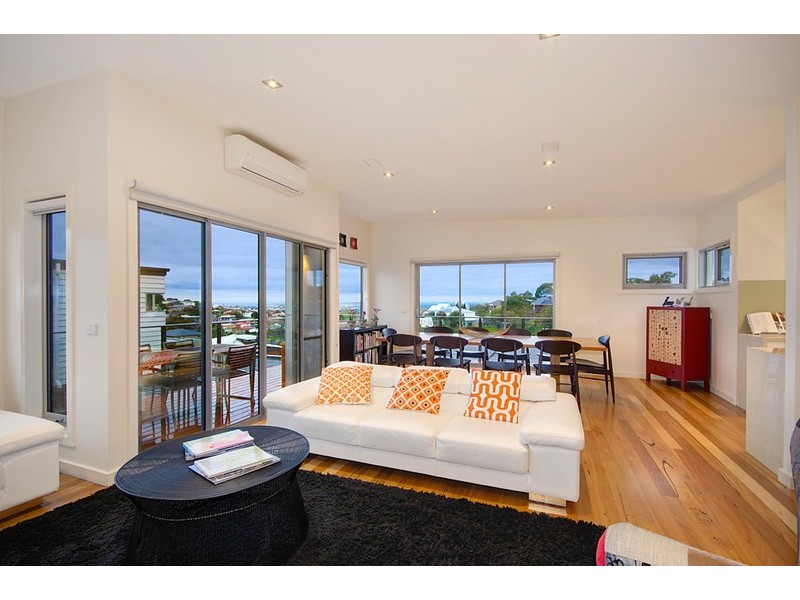 2/11-12 Ande Court, Highton VIC 3216