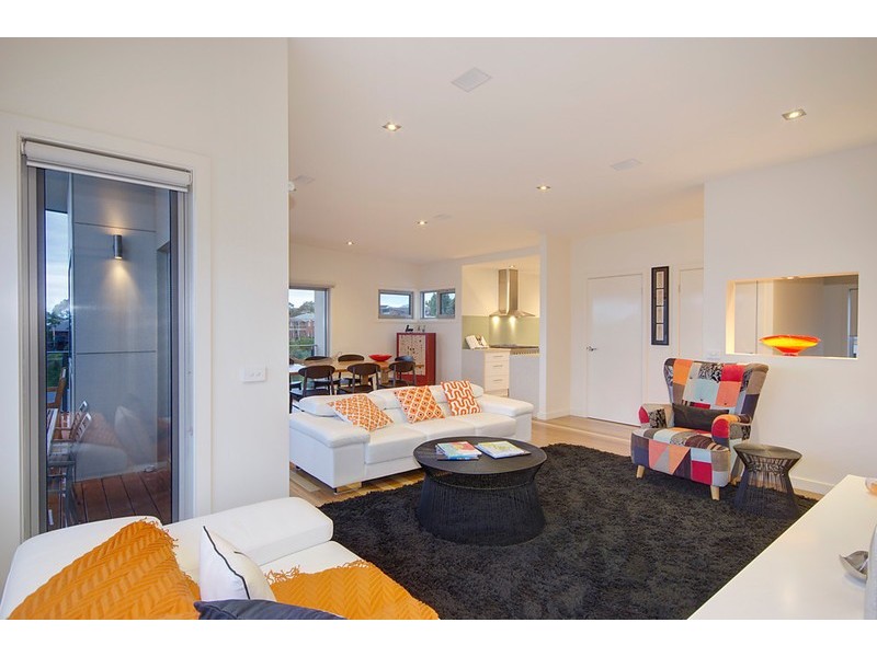 2/11-12 Ande Court, Highton VIC 3216