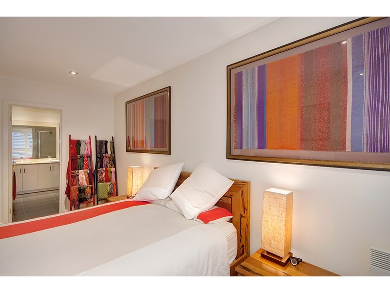 2/11-12 Ande Court, Highton VIC 3216