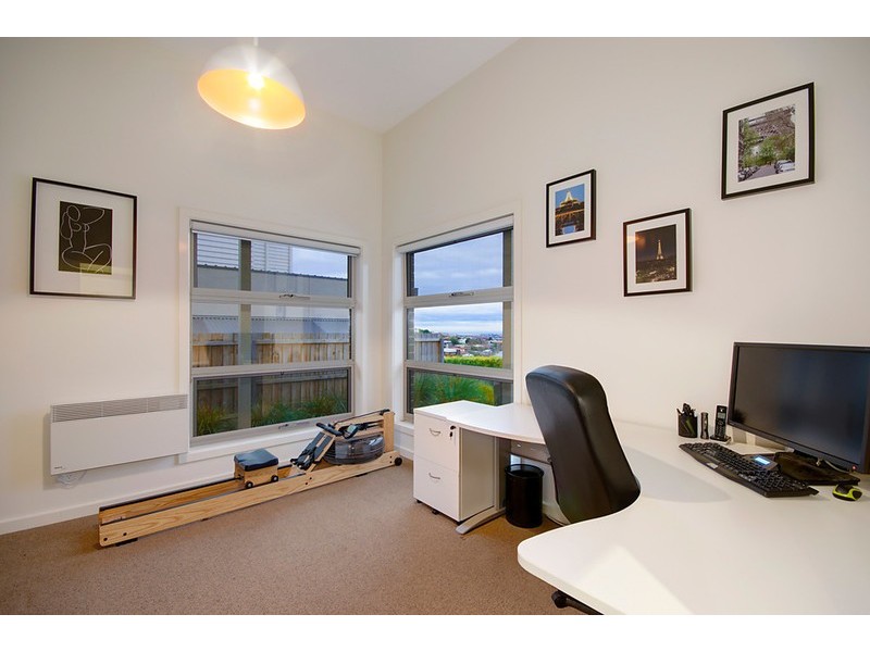 2/11-12 Ande Court, Highton VIC 3216