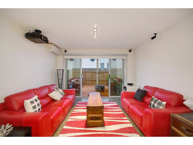 2/11-12 Ande Court, Highton VIC 3216