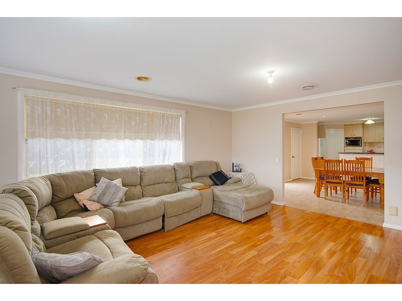 32 Langer Drive, St Albans Park VIC 3219